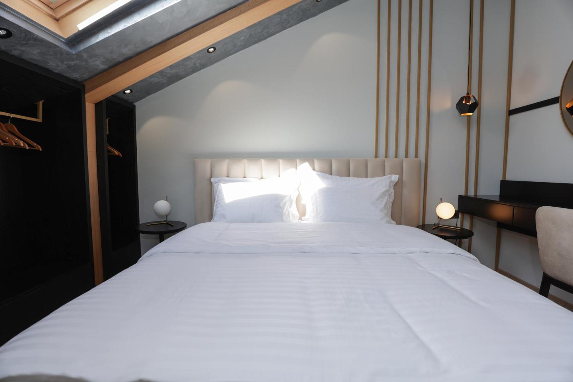 Gremmy Boutique Hotel Tirana Bagian luar foto