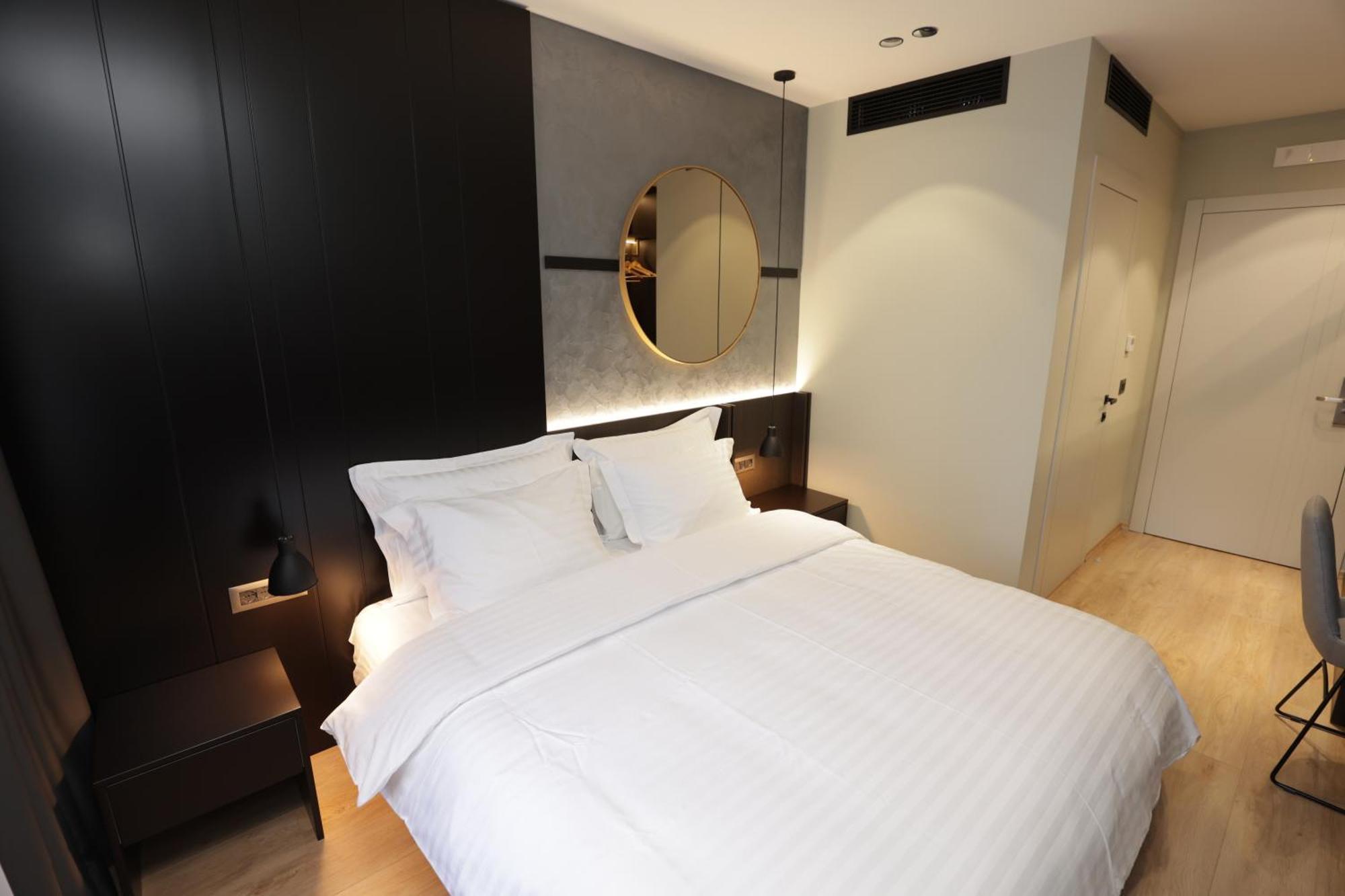 Gremmy Boutique Hotel Tirana Bagian luar foto